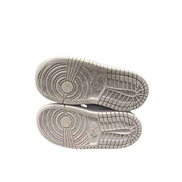 TODDLER AIR JORDAN RETRO 1 MID CASUAL SHOES BARELY GRAPE Size 7 - Picture 4 of 5